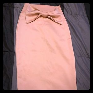 Adorable calf length pencil skirt